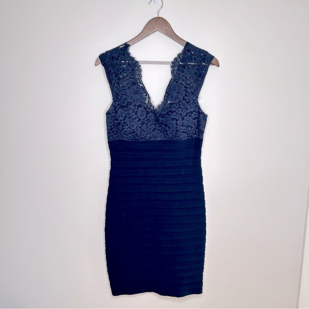 BA Nites Gorgeous V Neck Lace Top Body Con Dress Bandage Skirt Navy Size 10